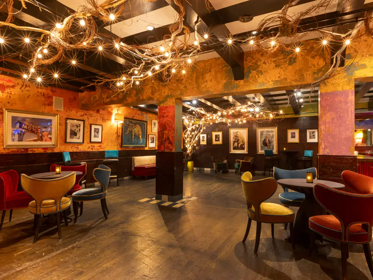 Flamenco Room : Image 3